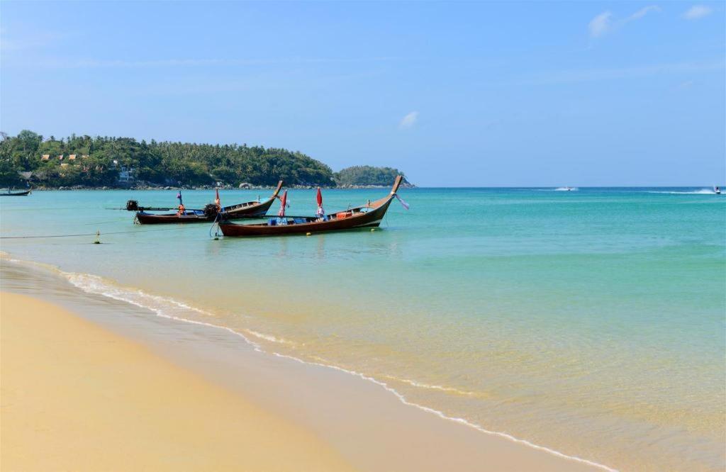 Oyo 1074 Fin Hostel Pantai Kata Bagian luar foto