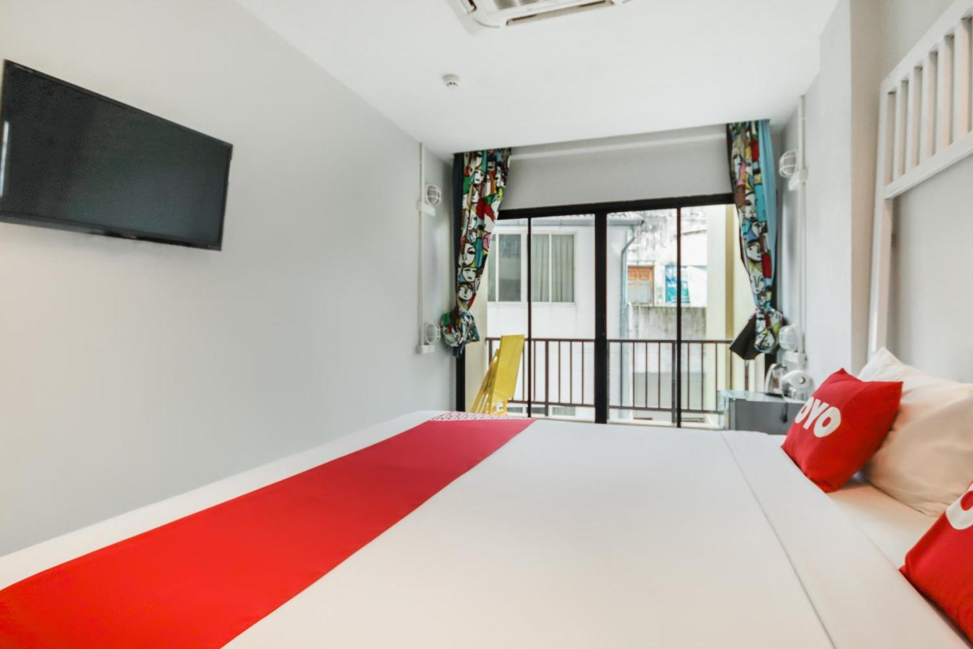 Oyo 1074 Fin Hostel Pantai Kata Bagian luar foto
