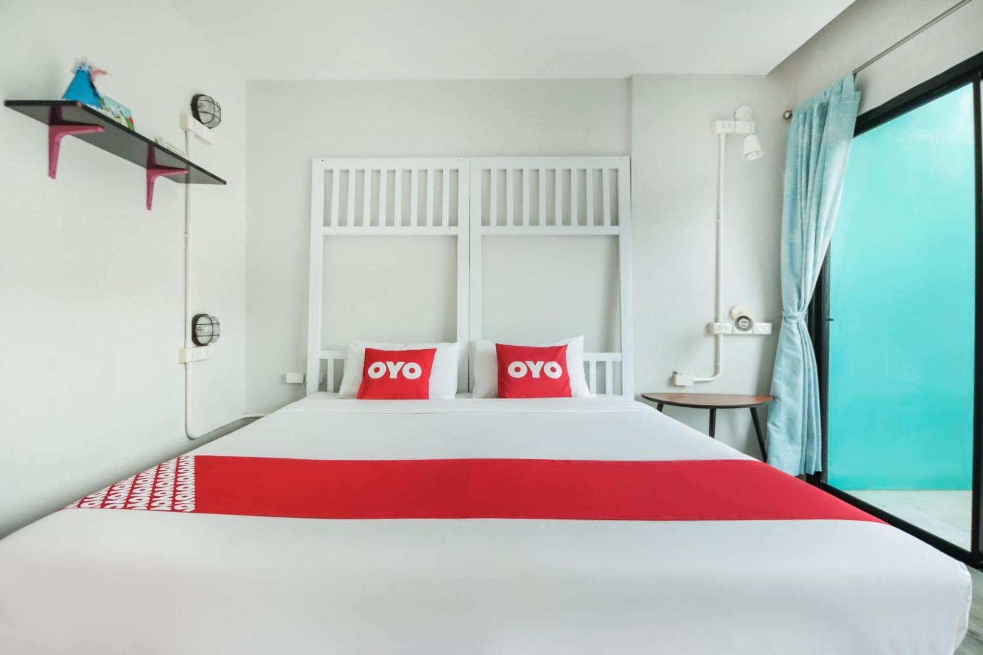 Oyo 1074 Fin Hostel Pantai Kata Bagian luar foto