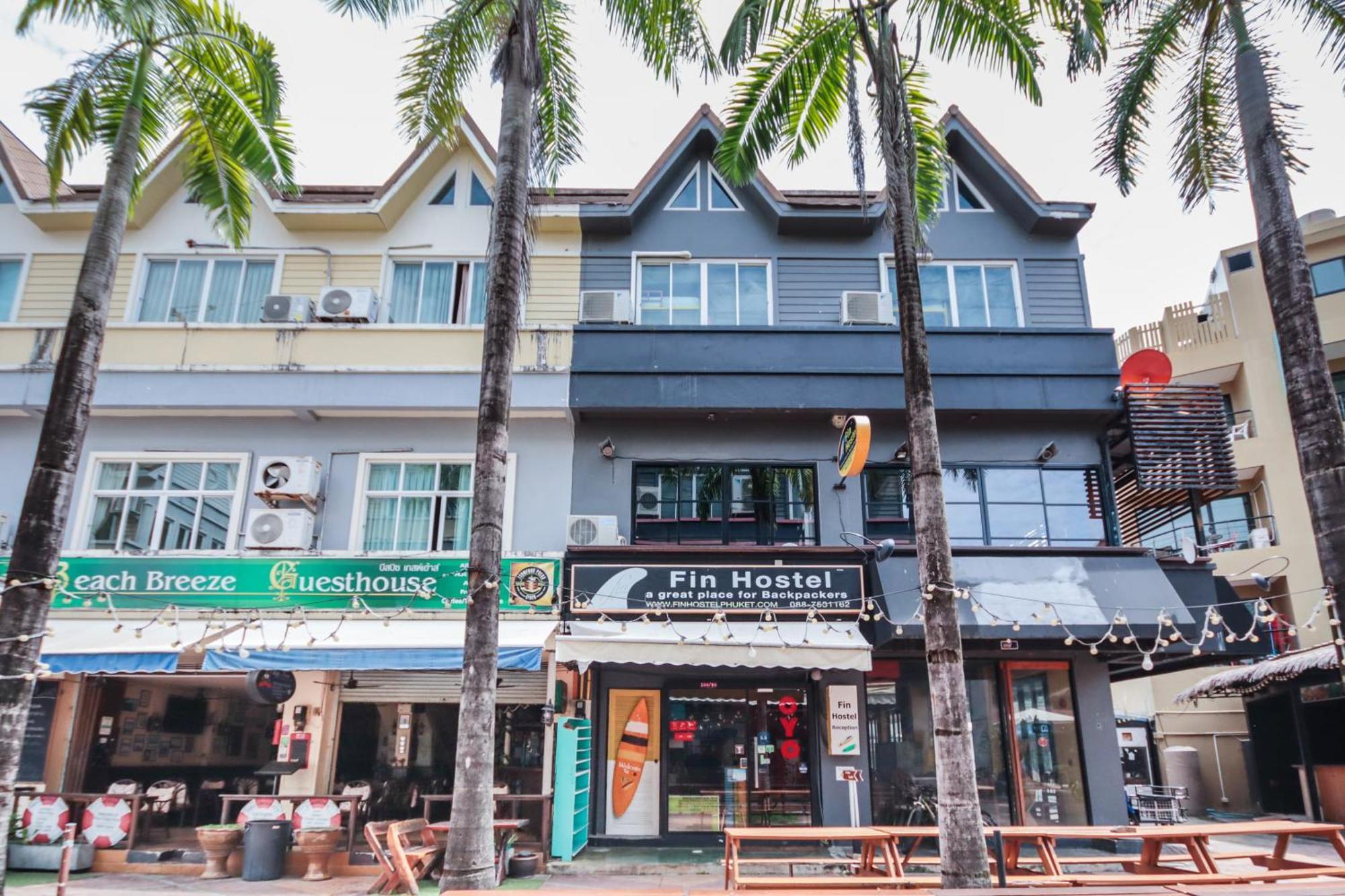 Oyo 1074 Fin Hostel Pantai Kata Bagian luar foto